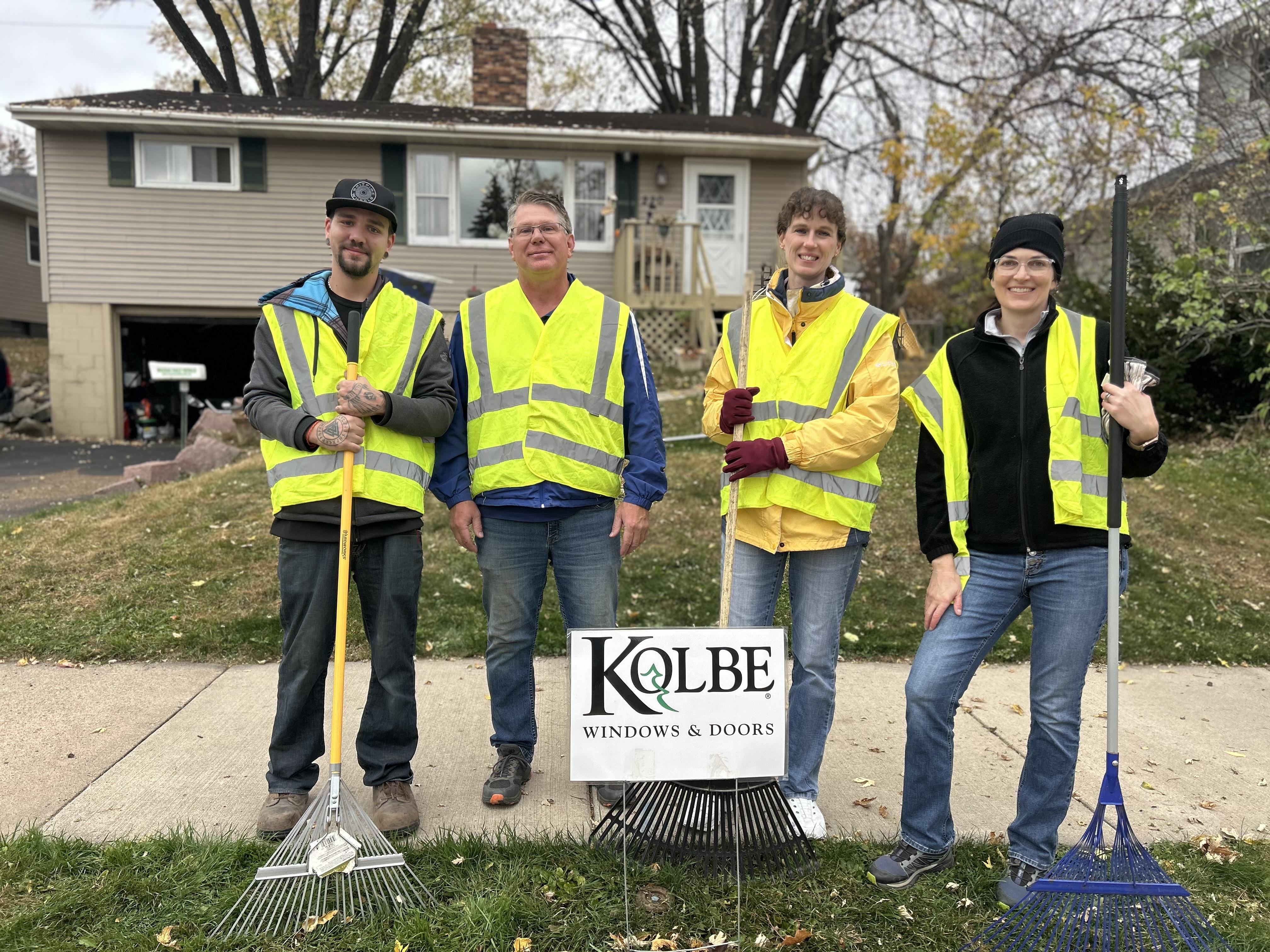 Group holding rakes 